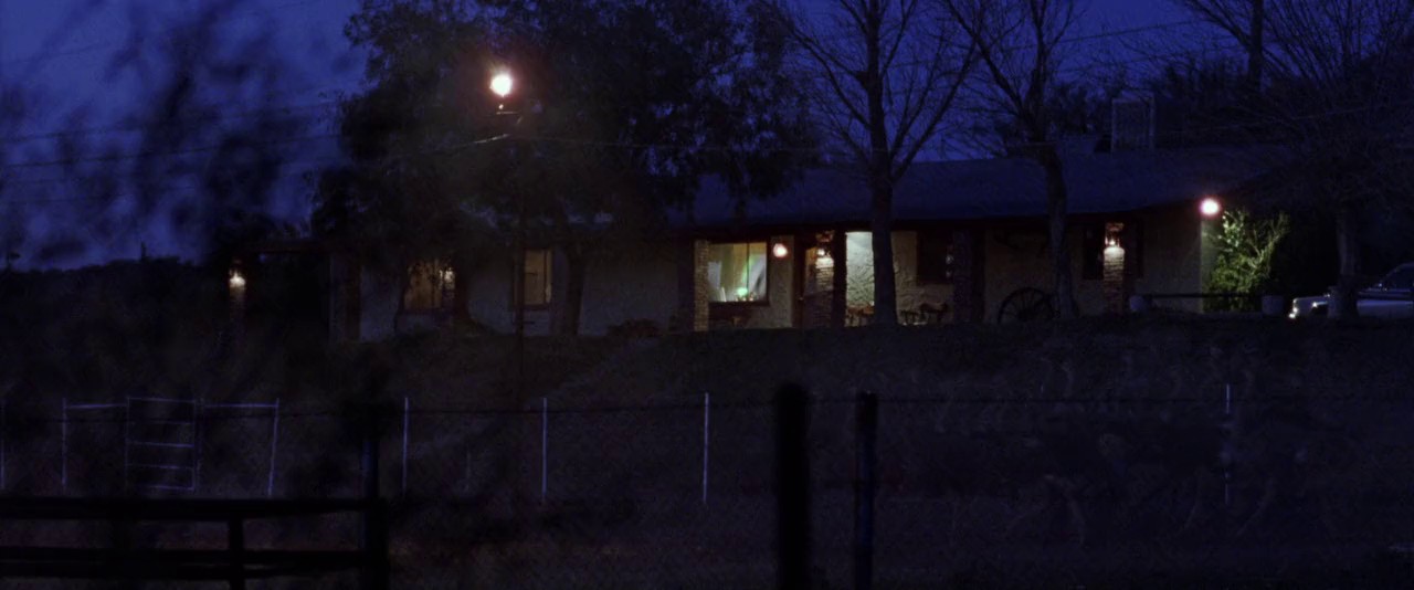 Eight Legged Freaks (2002) BluRay Hindi + Tam + Eng 720p x264 AVC AAC 2.0 ESub.mkv.0001